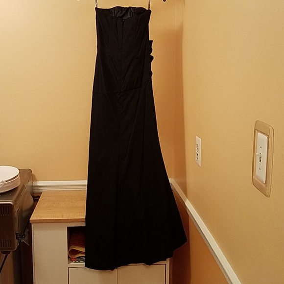 Dress - Picture 3 of 3